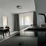 Viviane Paulos Apartment - Stylish Apartment At Wienerberg