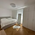 Viviane Paulos Apartment - Stylish Apartment At Wienerberg