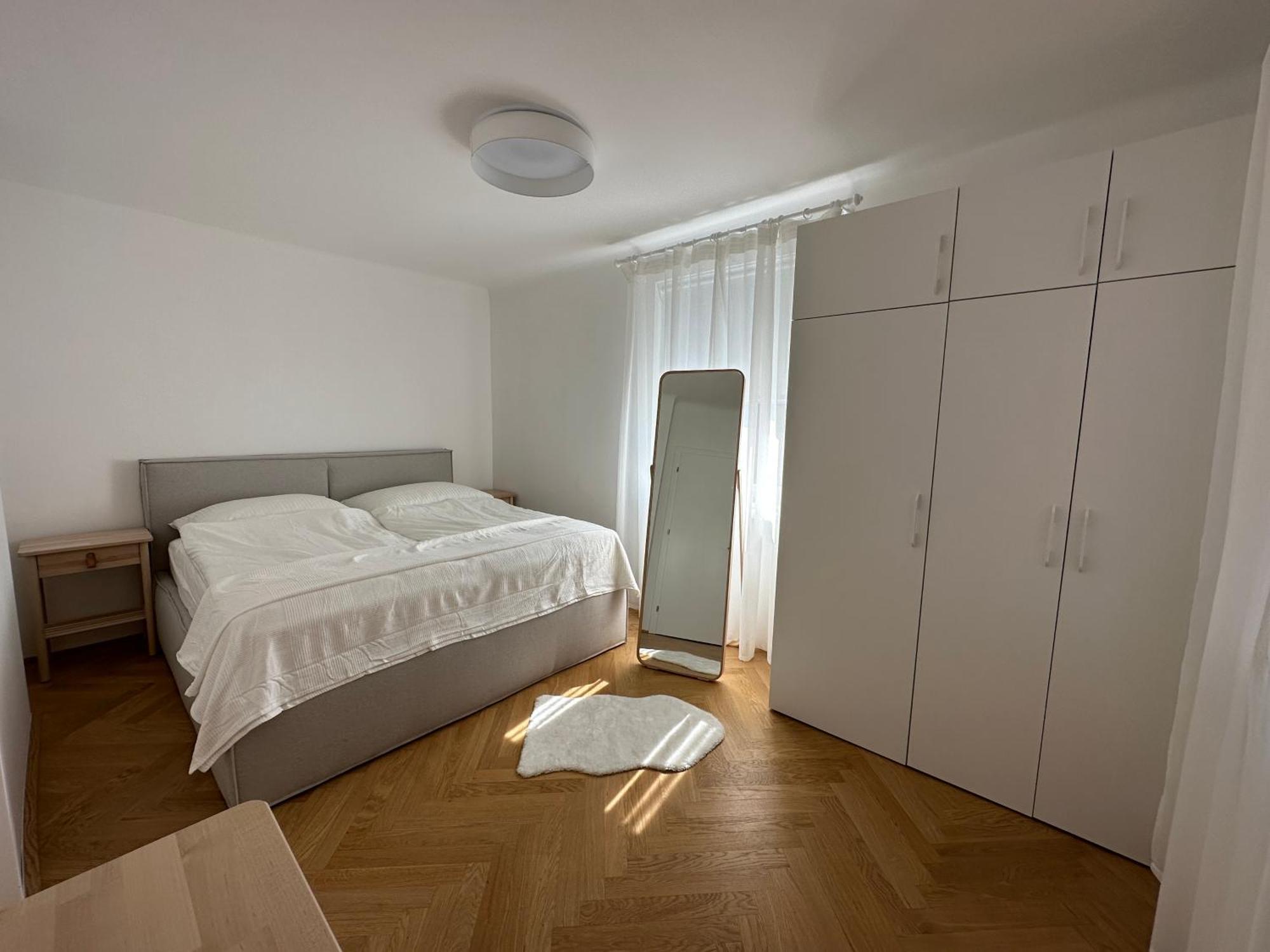 Viviane Paulos - Stylish At Wienerberg Apartment Wien